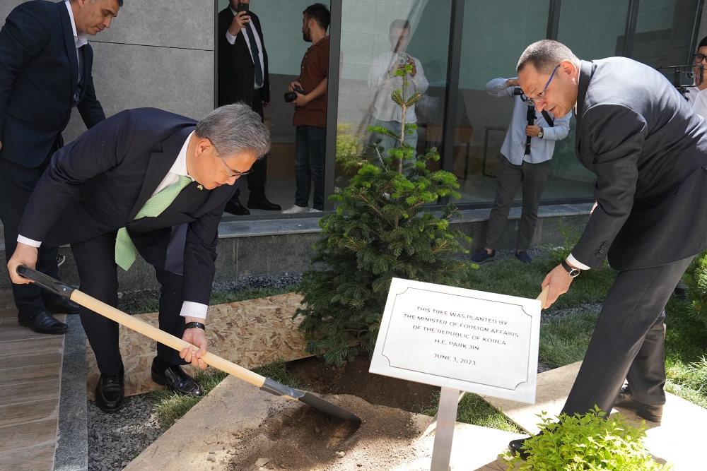 박진 장관, 기술혁신 성장을 주도할 우즈벡 청년세대를 육성하는 개발협력 현장 방문